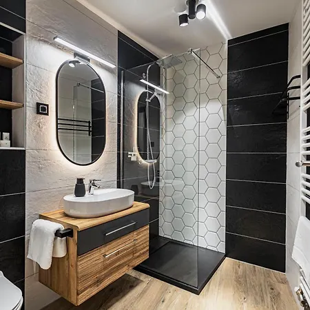 Elyx Apartament *